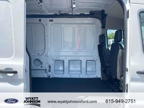New 2026 Ford Transit 250 148 Medium Roof RWD image 18