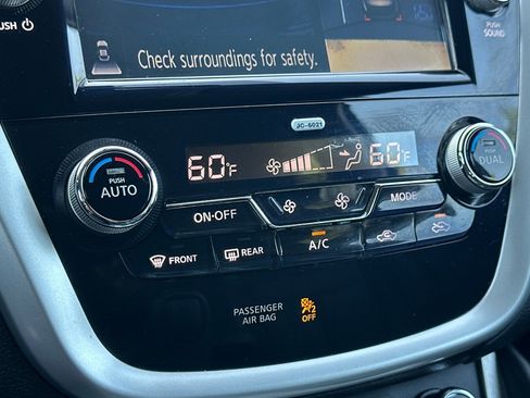 Used 2017 Nissan Murano SL w/ Cargo Package FWD image 19