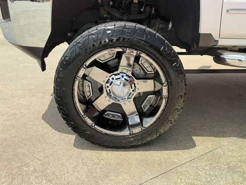 Used 2015 Chevrolet Silverado 2500 LTZ w/ Duramax Plus Package AWD/4WD image 16