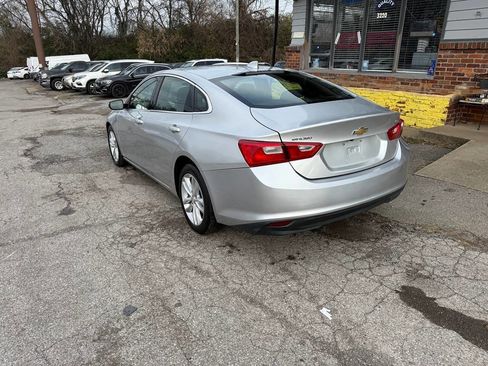Used 2016 Chevrolet Malibu LT image 3