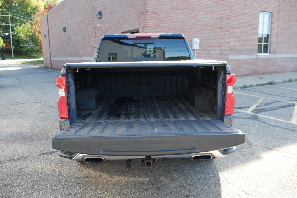 Used 2019 Chevrolet Silverado 1500 LTZ w/ LTZ Premium Package AWD/4WD image 8