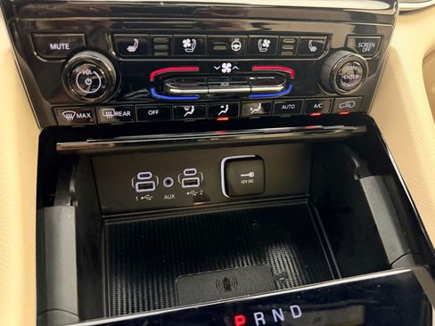 Used 2023 Jeep Grand Cherokee L Limited w/ Luxury Tech Group II AWD/4WD image 24