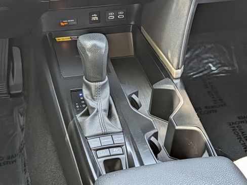 Used 2025 Toyota Camry LE w/ Convenience Package image 14