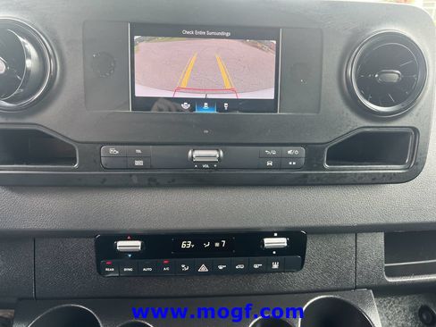 Used 2024 Mercedes-Benz Sprinter 2500 image 6