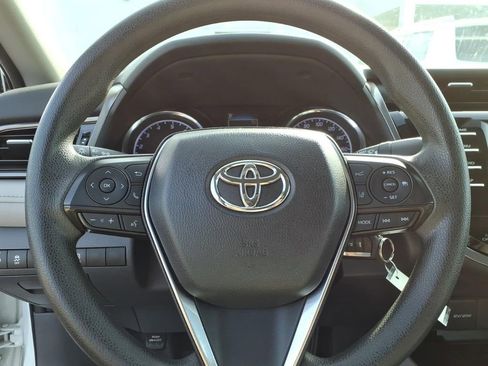 Used 2020 Toyota Camry LE image 19