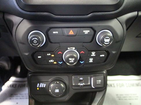 Used 2020 Jeep Renegade Altitude AWD/4WD image 14