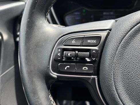 Used 2020 Kia Niro EX FWD image 25