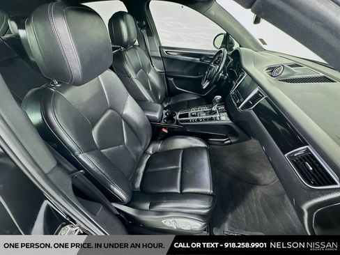 Used 2017 Porsche Macan image 30