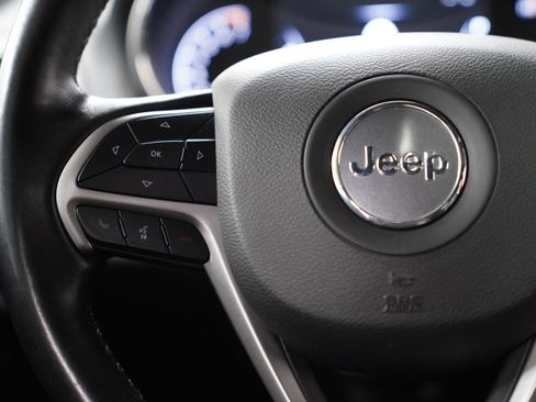 Used 2022 Jeep Grand Cherokee Laredo X AWD/4WD image 19