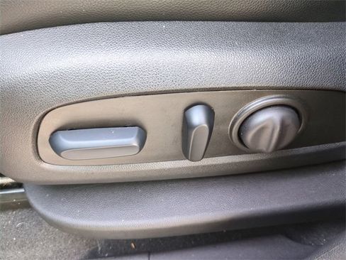 Certified 2024 Chevrolet Equinox RS image 22