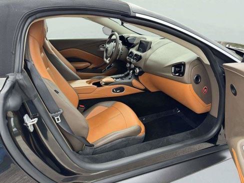 Used 2022 Aston Martin V8 Vantage Roadster RWD image 36