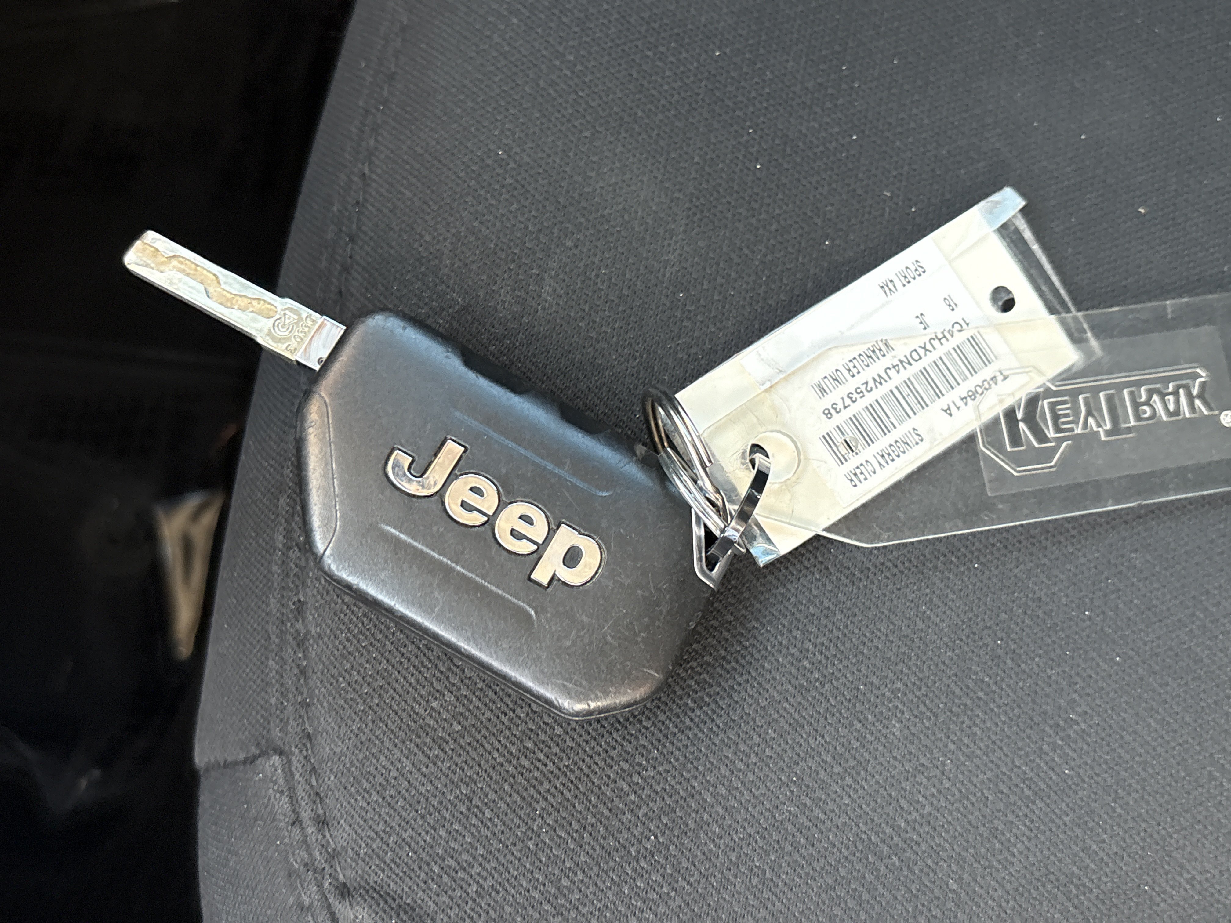 Used 2018 Jeep Wrangler Unlimited Sport AWD/4WD image 36