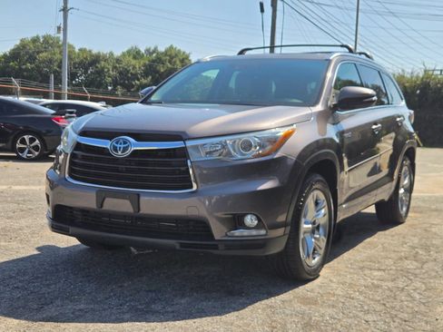 Used 2016 Toyota Highlander Limited Platinum AWD/4WD image 2