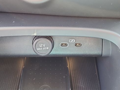 New 2026 Volvo XC40 B5 Plus w/ Protection Package Premier AWD/4WD image 8