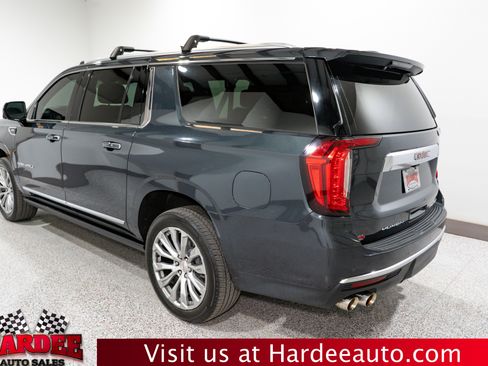 Used 2021 GMC Yukon XL Denali w/ Denali Premium Package image 3