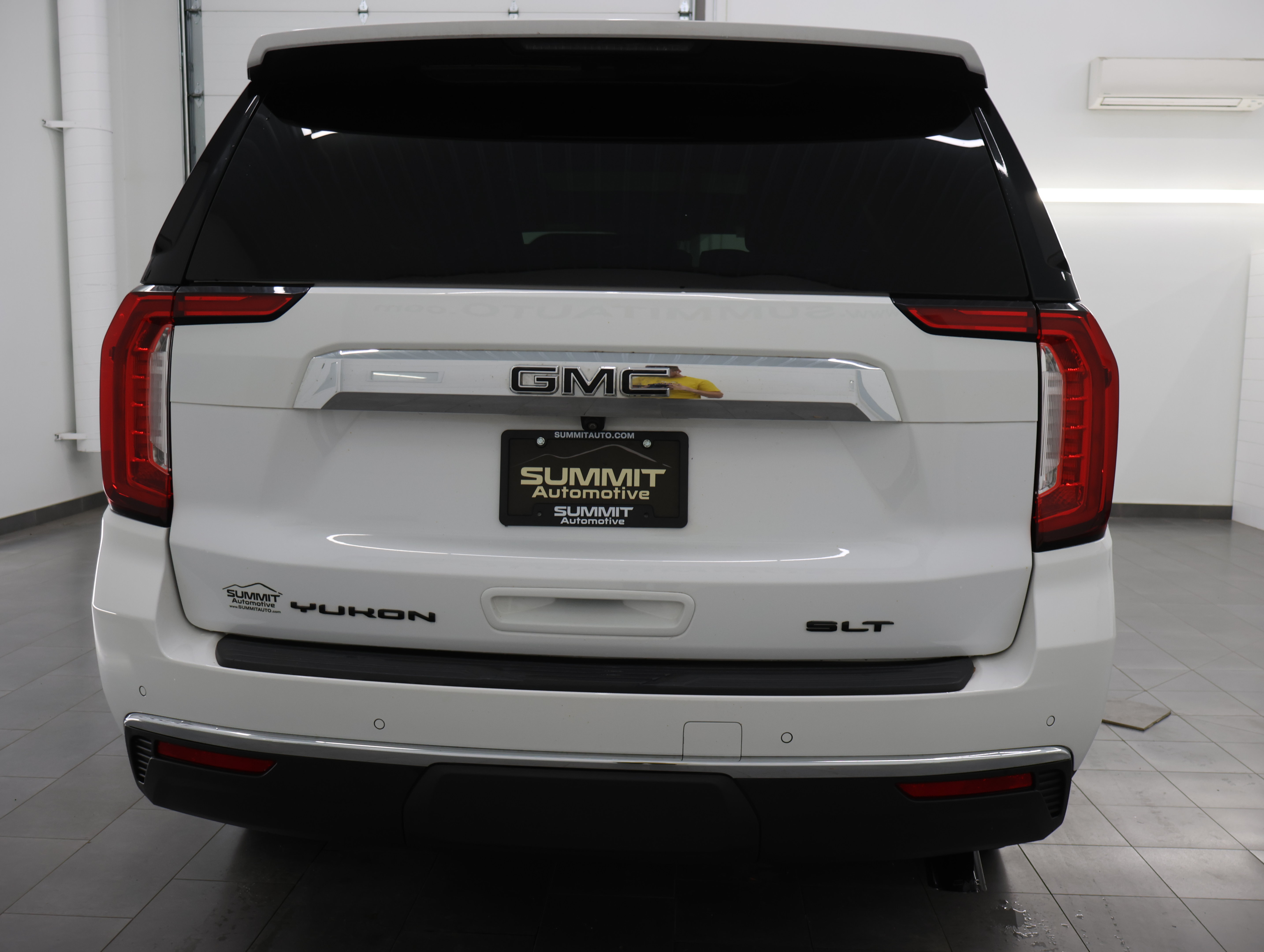 Used 2023 GMC Yukon SLT AWD/4WD image 34
