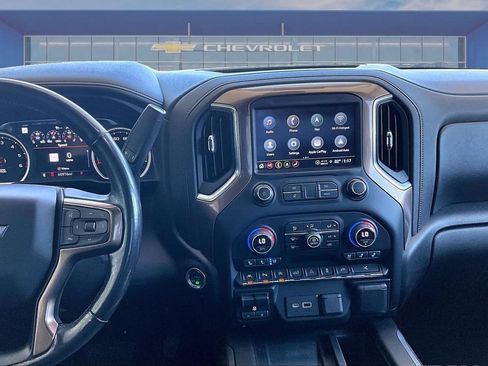 Used 2021 Chevrolet Silverado 1500 High Country w/ Technology Package AWD/4WD image 3