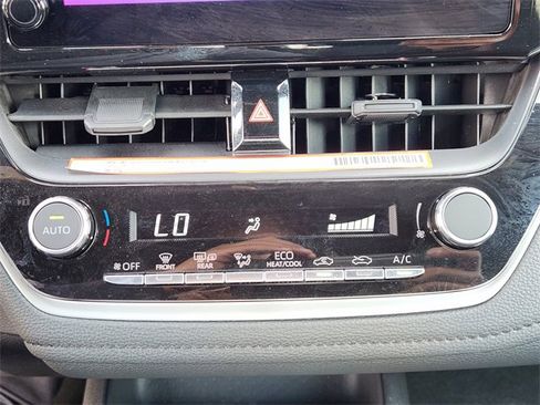 Certified 2025 Toyota Corolla SE image 15