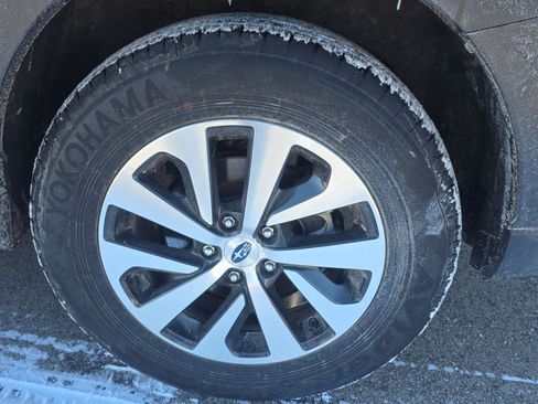 Used 2025 Subaru Outback Premium w/ Popular Package #1A image 15