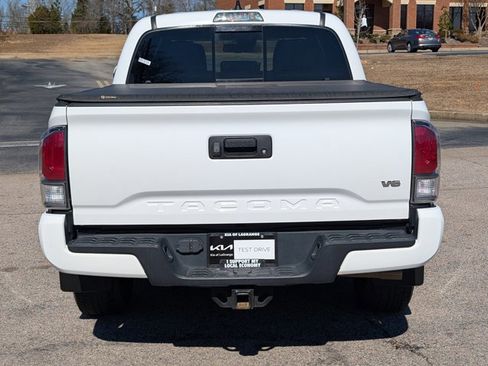 Used 2023 Toyota Tacoma TRD Sport image 9