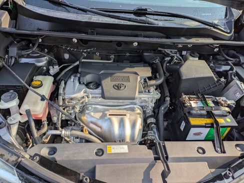 Used 2017 Toyota RAV4 LE FWD image 39