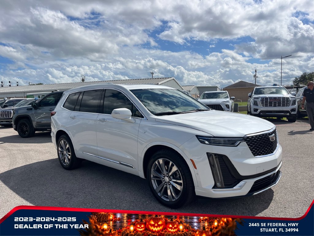 Used 2023 Cadillac XT6 Premium Luxury w/ Platinum Package AWD/4WD image 2
