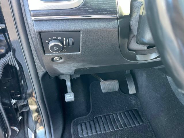 Used 2020 Jeep Grand Cherokee Summit AWD/4WD image 23