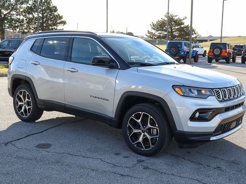 New 2026 Jeep Compass Limited image 4