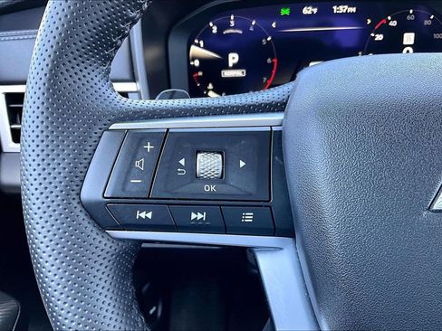 Used 2025 Mitsubishi Outlander SE AWD/4WD image 18
