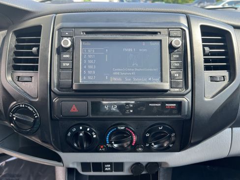 Used 2014 Toyota Tacoma 4x4 Regular Cab image 17