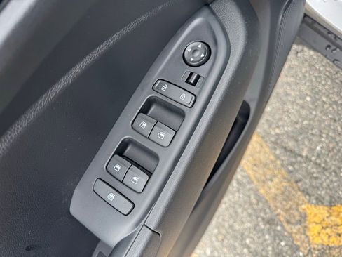 New 2026 Hyundai Venue SE image 17