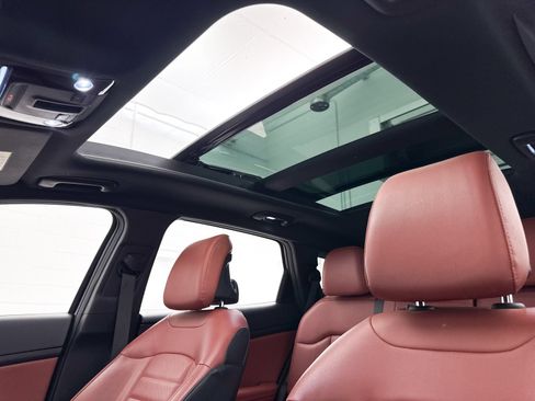 Certified 2023 Kia Sportage SX FWD image 3
