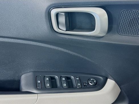 Certified 2026 Hyundai Venue SEL image 17