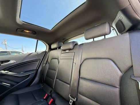 Used 2017 Mercedes-Benz GLA 250 image 8