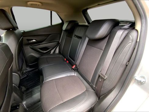 Used 2021 Buick Encore Preferred FWD image 19