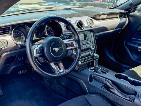 Used 2017 Ford Mustang GT w/ Black Accent Package RWD image 11