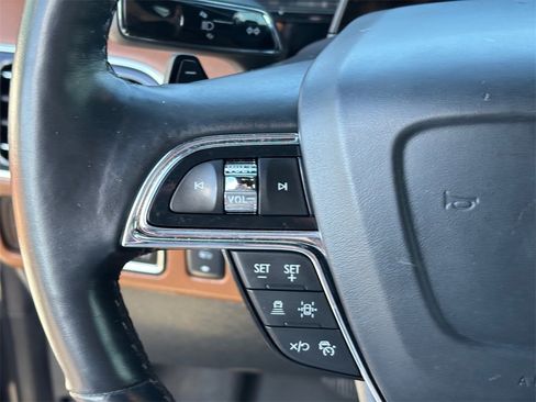 Used 2024 Lincoln Navigator Reserve image 19
