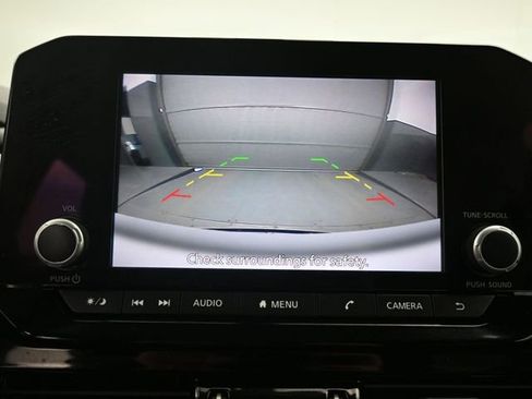 Used 2023 Nissan Pathfinder SV image 15