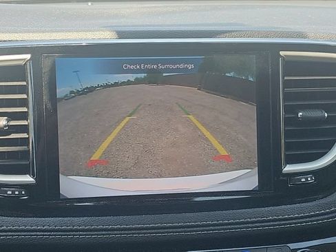 Used 2022 Chrysler Pacifica Touring-L FWD image 12