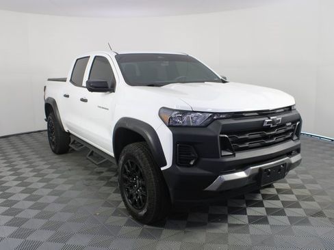 Used 2024 Chevrolet Colorado Trail Boss w/ Technology Package image 26