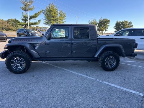 New 2025 Jeep Gladiator Mojave image 15