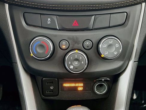 Used 2022 Chevrolet Trax LT w/ Driver Confidence Package AWD/4WD image 15