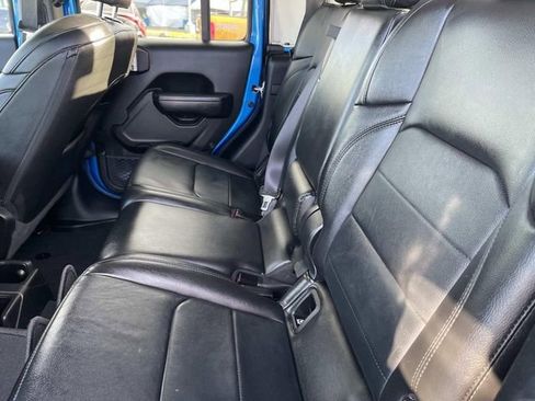 Used 2022 Jeep Gladiator Sport image 32