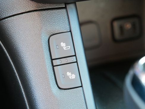 Used 2019 GMC Acadia SLT w/ Black Edition image 32