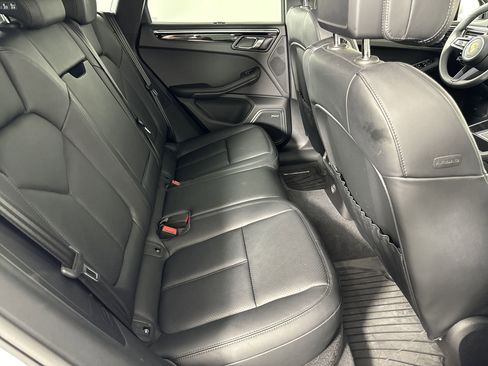 Certified 2025 Porsche Macan image 29