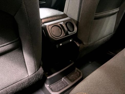 Used 2024 Jeep Wrangler Unlimited AWD/4WD image 27