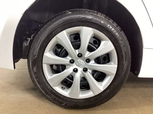 Used 2025 Toyota Corolla LE FWD image 37