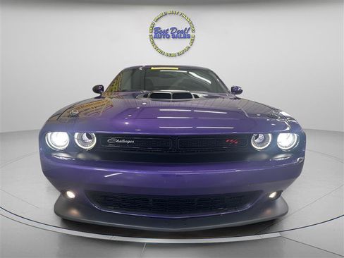 Used 2019 Dodge Challenger R/T Scat Pack w/ Shaker Package RWD image 8