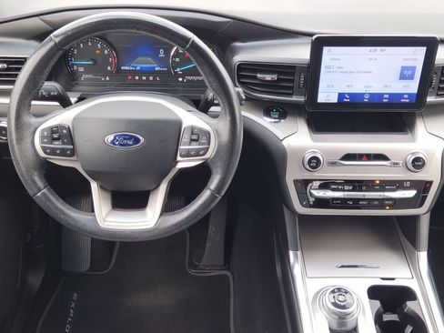 Used 2021 Ford Explorer XLT w/ Equipment Group 202A RWD image 29