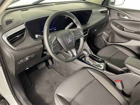 Used 2024 Buick Encore GX Preferred image 2